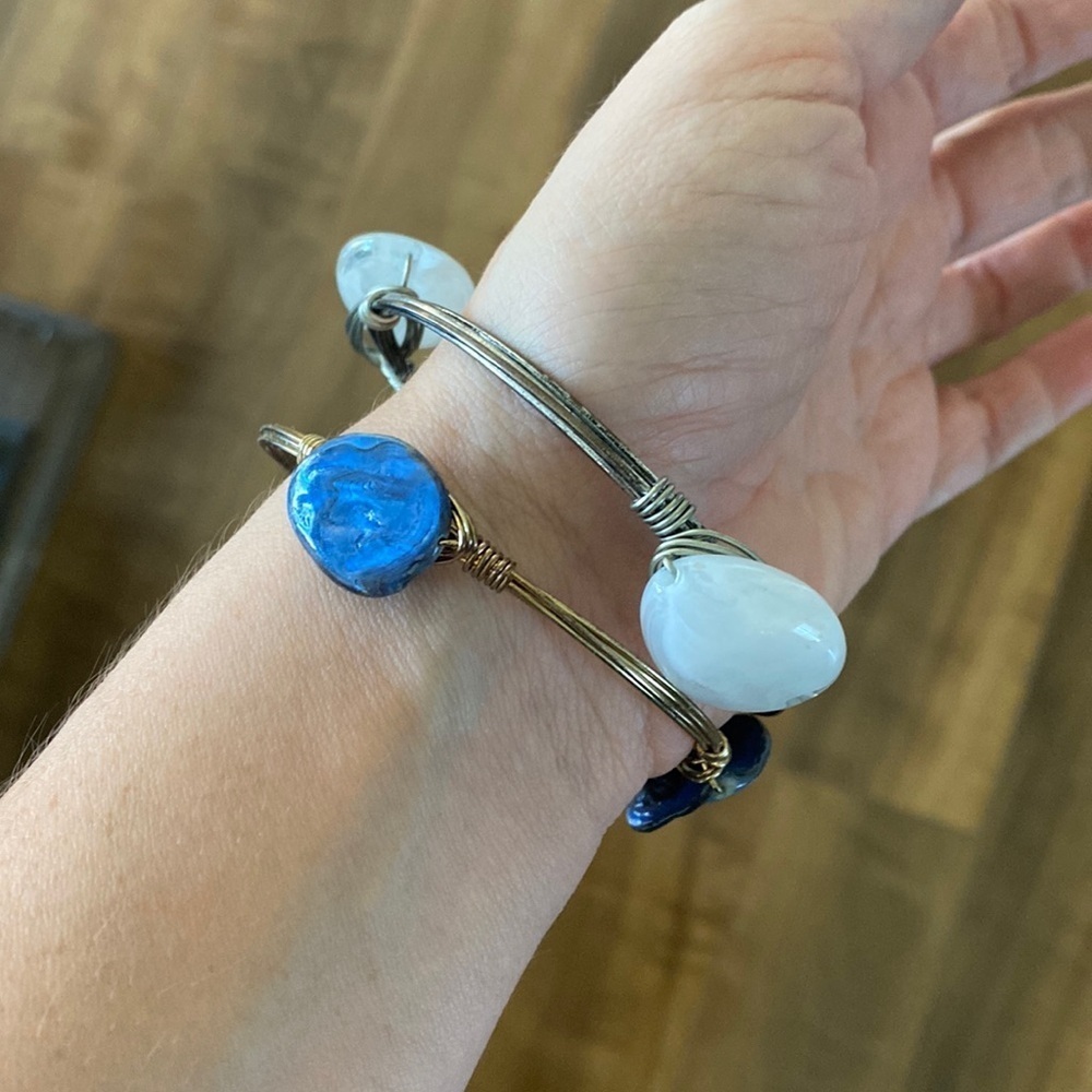 Set of two‎ wire stone statement bracelets